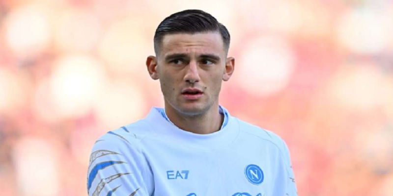 thong-tin-cau-thu-lorenzo-lucca-1