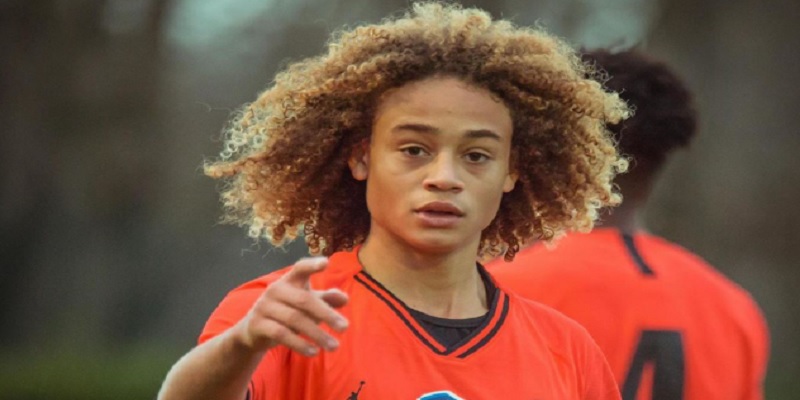 thong-tin-cau-thu-xavi-simons